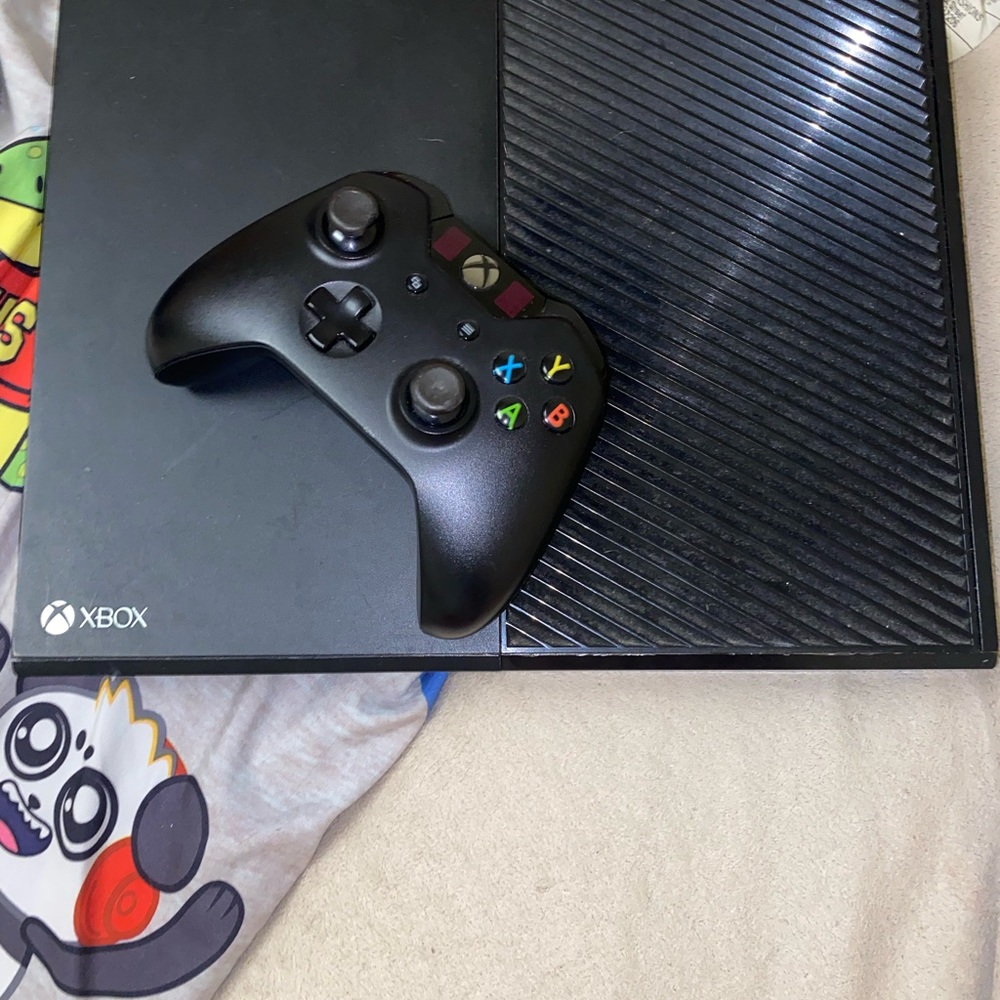 XBox 1 console and controller - Picture 3 of 4